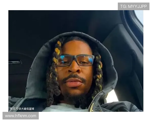 贾·莫兰特赛场外的豪车比普通人一辈子挣得还多，想象他开着回家那画面…